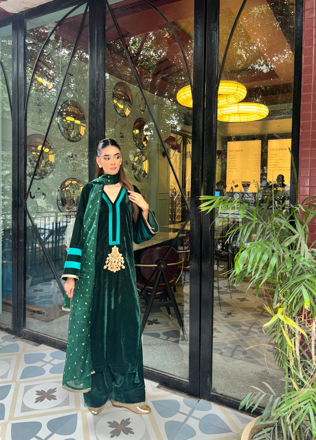 Panna Velvet Farshi Set