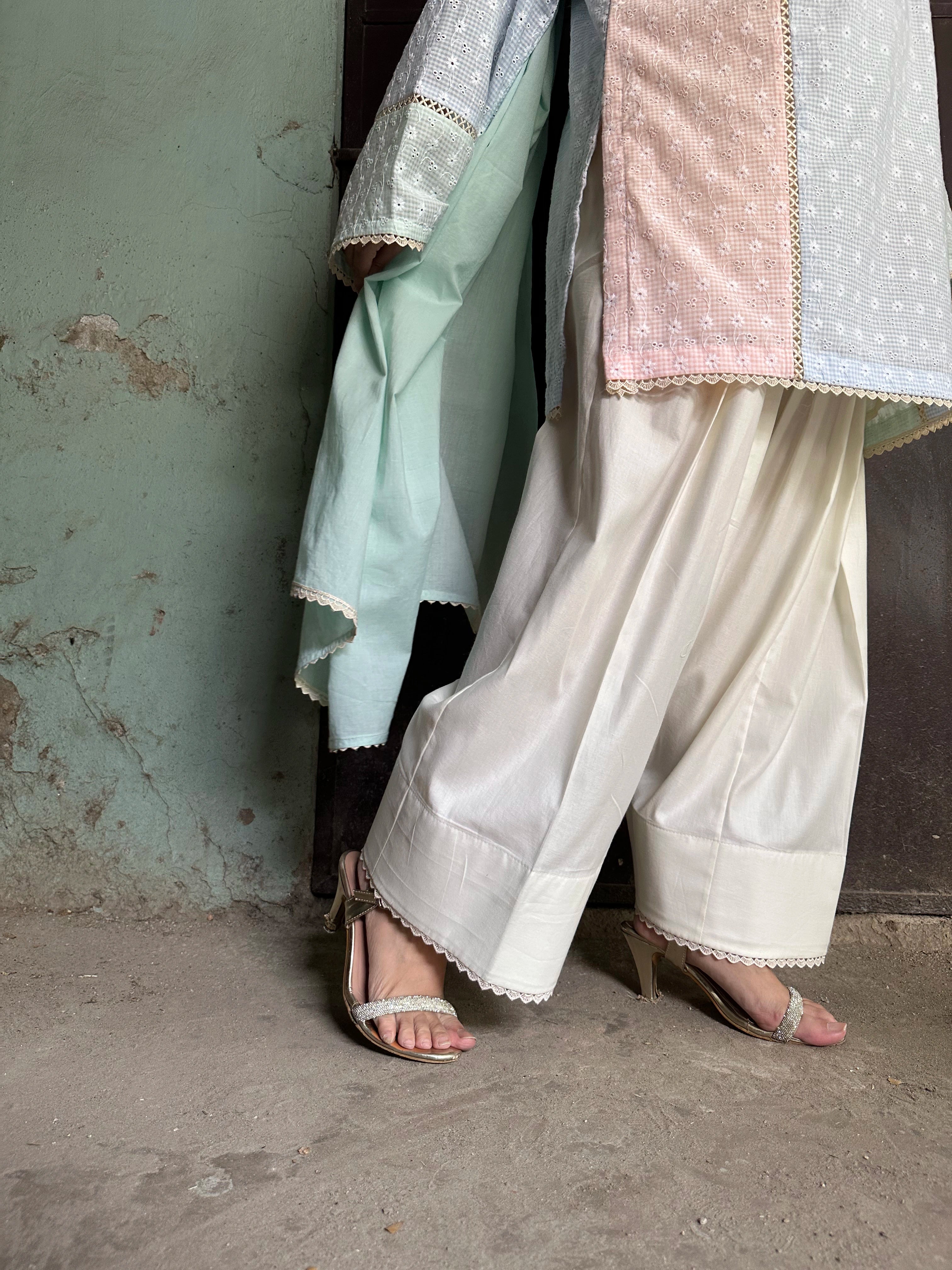 Dhaaga Pastel Colorblock Farshi Set by Pyoor with pastel colorblock design and pockets