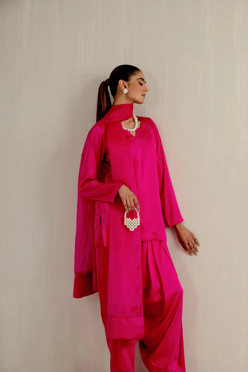 Elegant 'GULAAB' Middle Eastern Kurta set with Dupatta by Pyoor for women