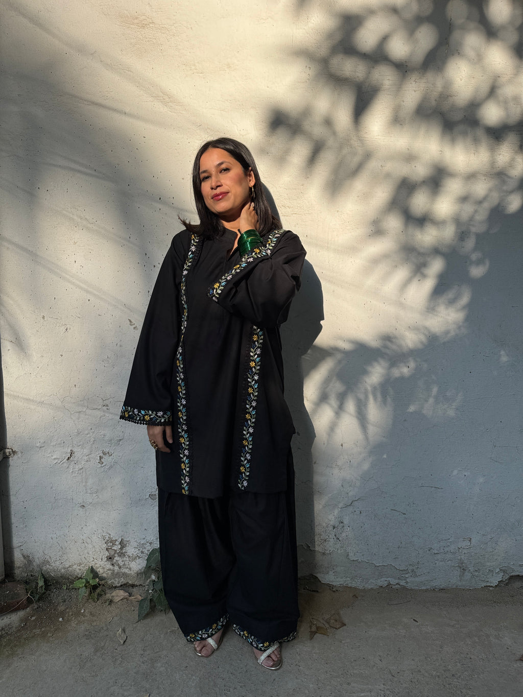 Solids Black Pashmina Farshi Set