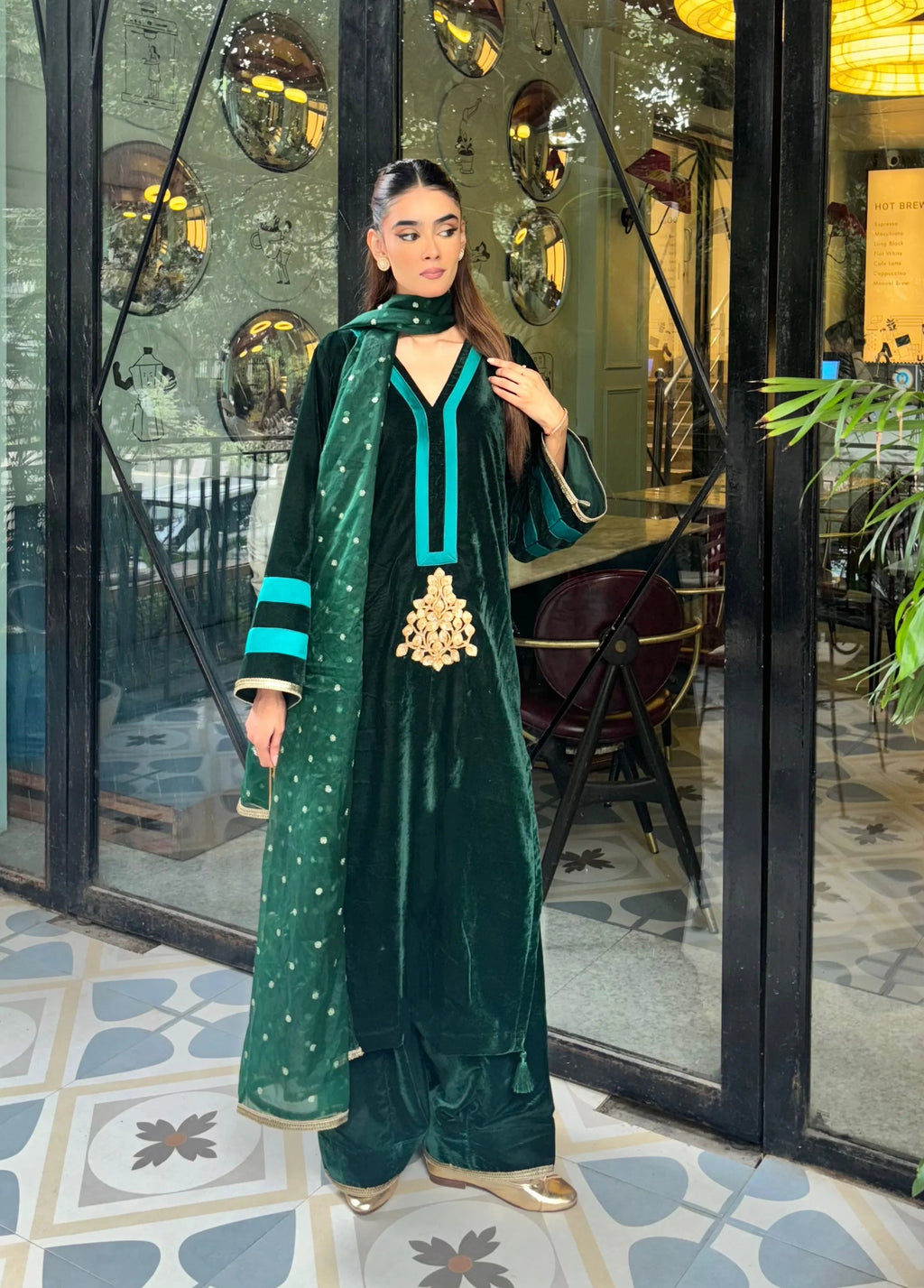 Panna Velvet Farshi Set