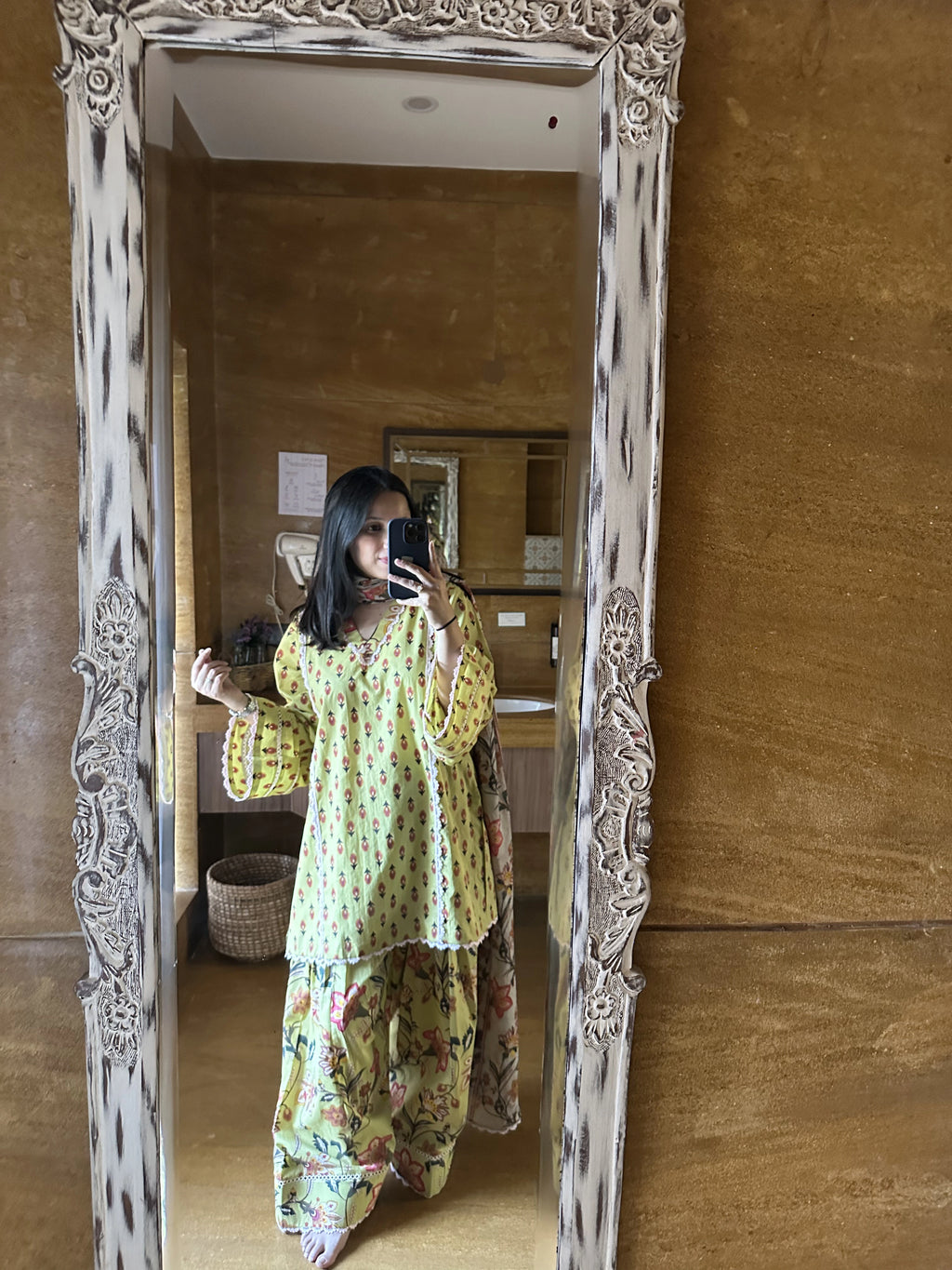 Lia Green Pastel Farshi Set by Pyoor with loose fit design and lace detailing