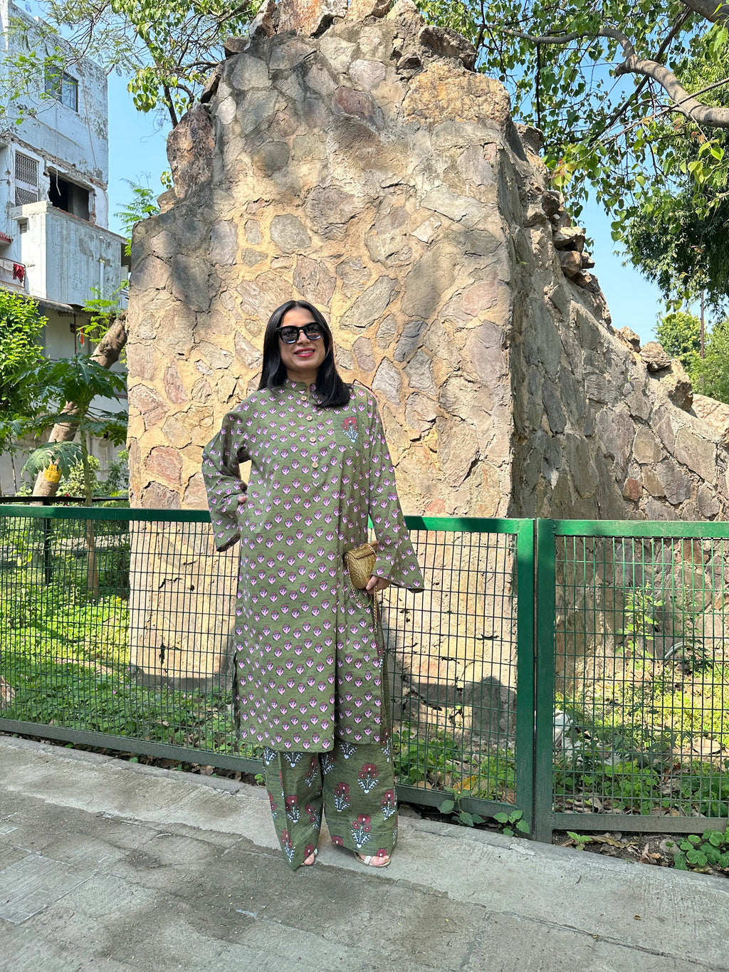 Lisa Oversized fit Farshi Set by Pyoor in soft cotton with subtle prints and relaxed daily wear feel