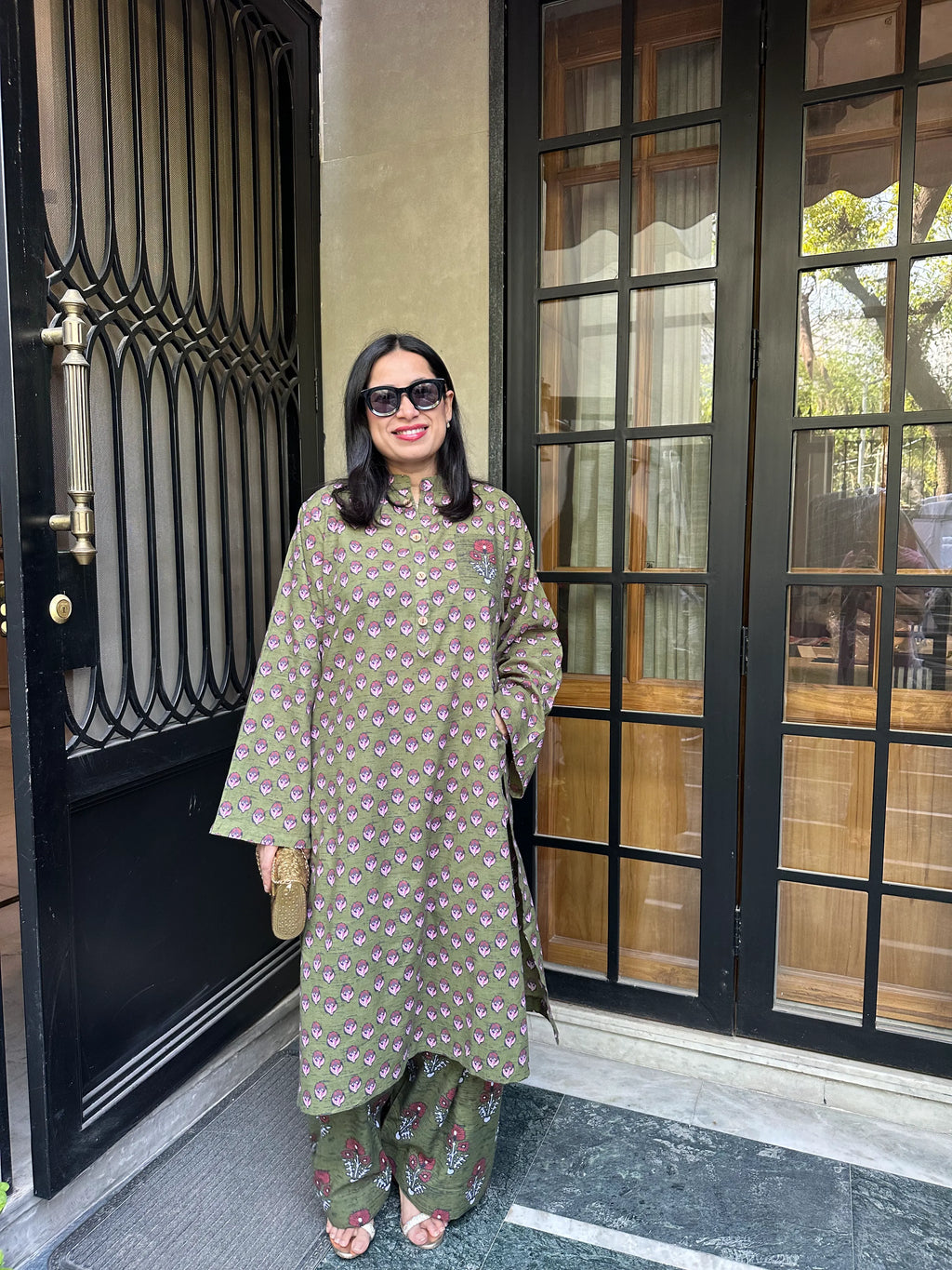 Lisa Oversized fit Farshi Set by Pyoor with breathable cotton, elegant motifs, and easy comfort fit