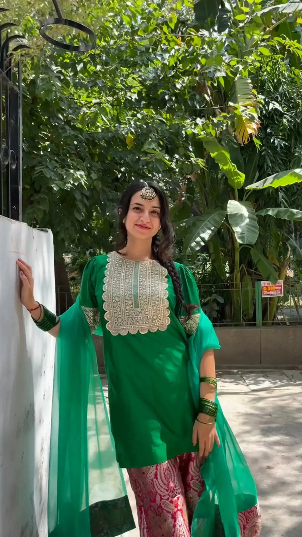 GULDASTA' Silk Brocade Set with Dupatta