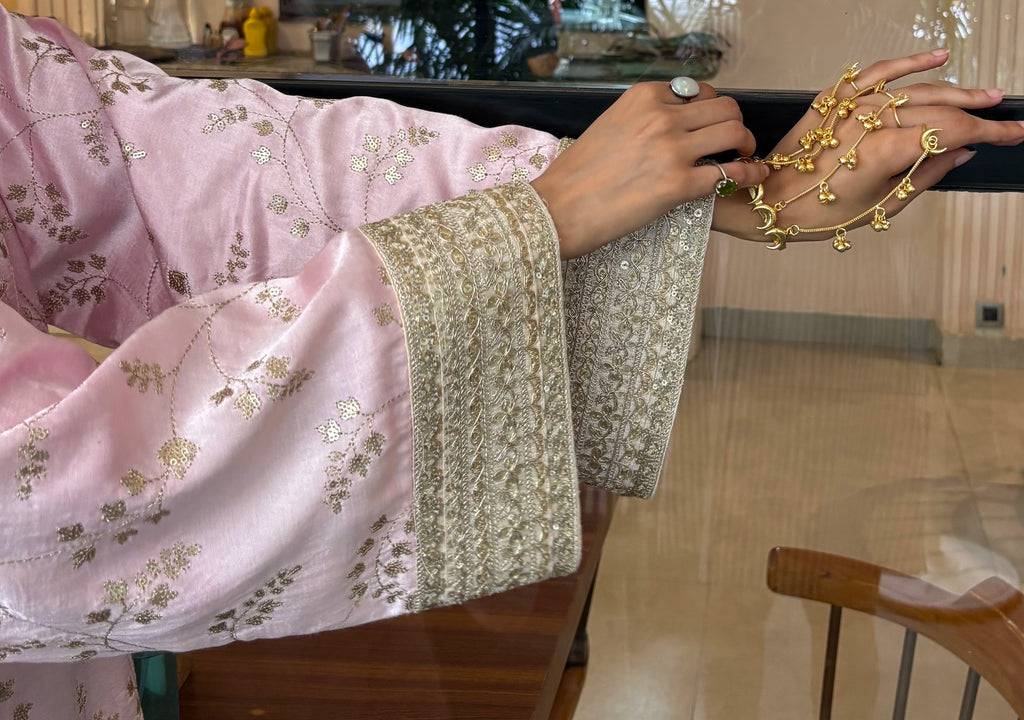 Pyoor Mehrab Soft Pink Farshi Set, perfect for day wedding festivities