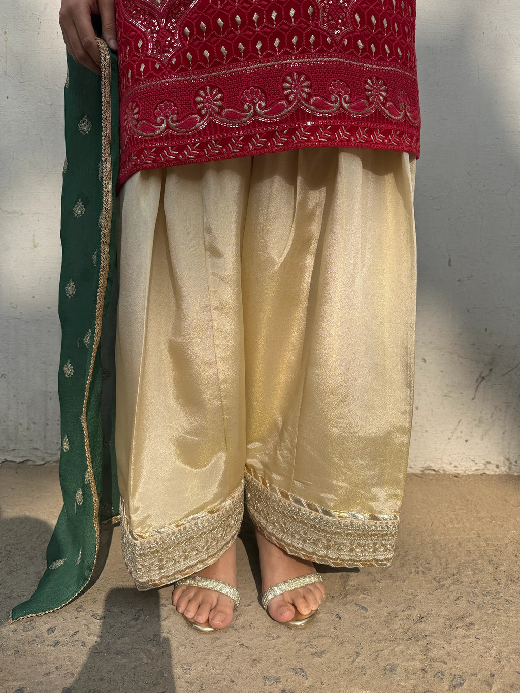 Mehreen Wedding Farshi Set Pyoor sleeveless festive farshi with heavy work details