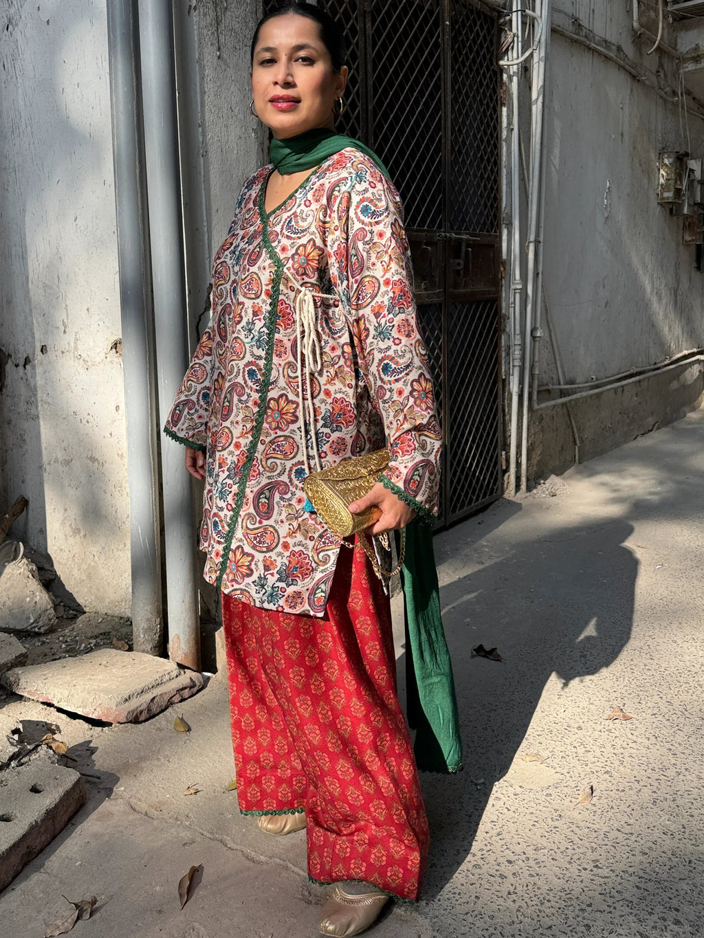 Mogra Winter Pashmina Farshi Set from Pyoor with printed kurta and chinon dupatta