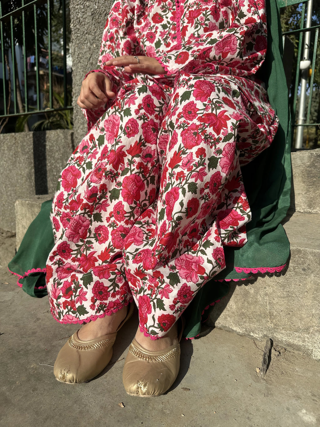 Nooria Floral Farshi Set Pyoor showing lace detailed cotton kurta with pockets