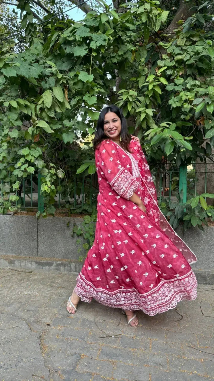 Pyoor Pakeeza Organza Suit Set of 3 - RED showing flowing Anarkali organza design with lace details