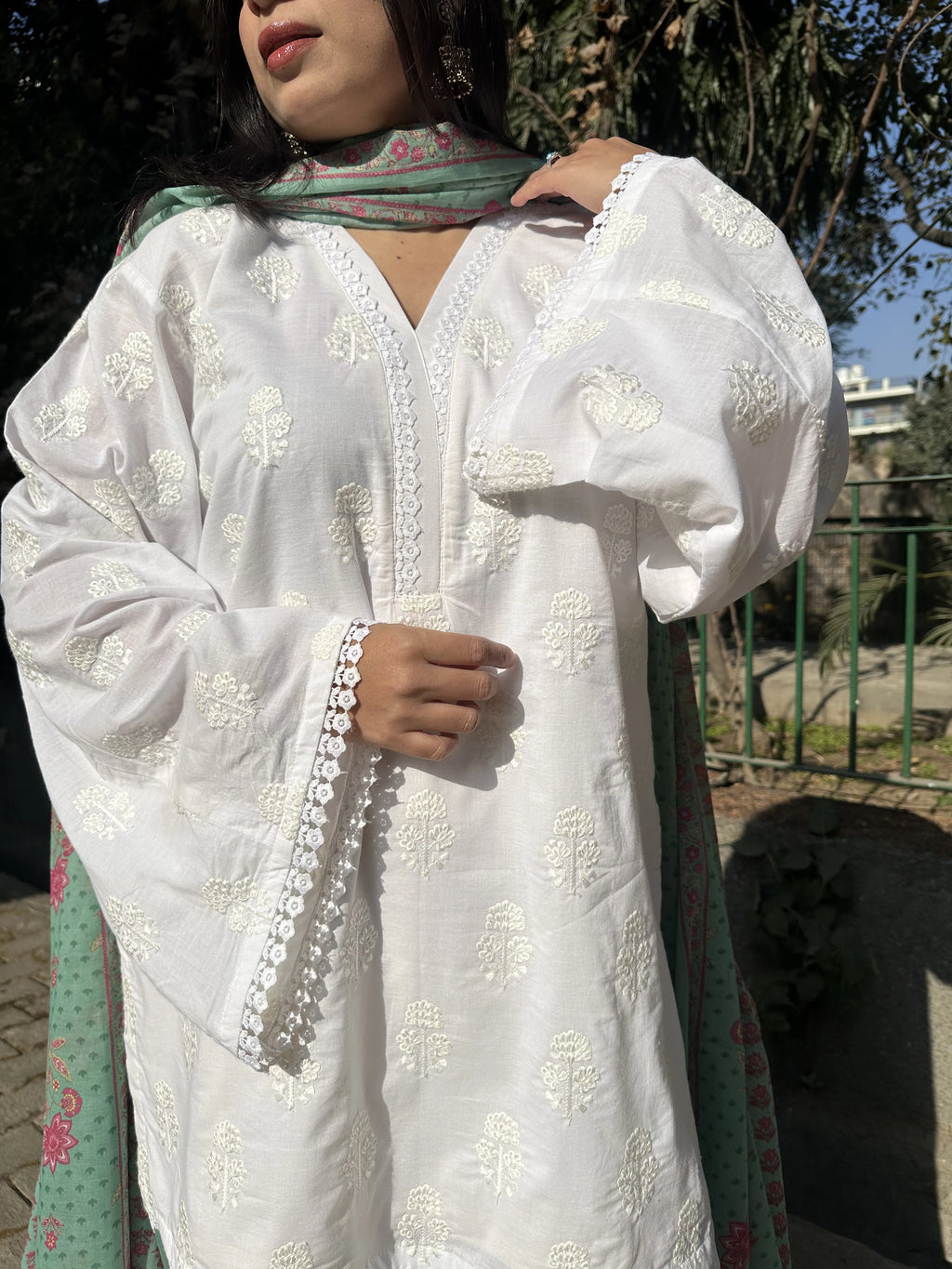 Parizaad Embroidered White Set Pyoor with embroidered kurta and salwar in loose fit