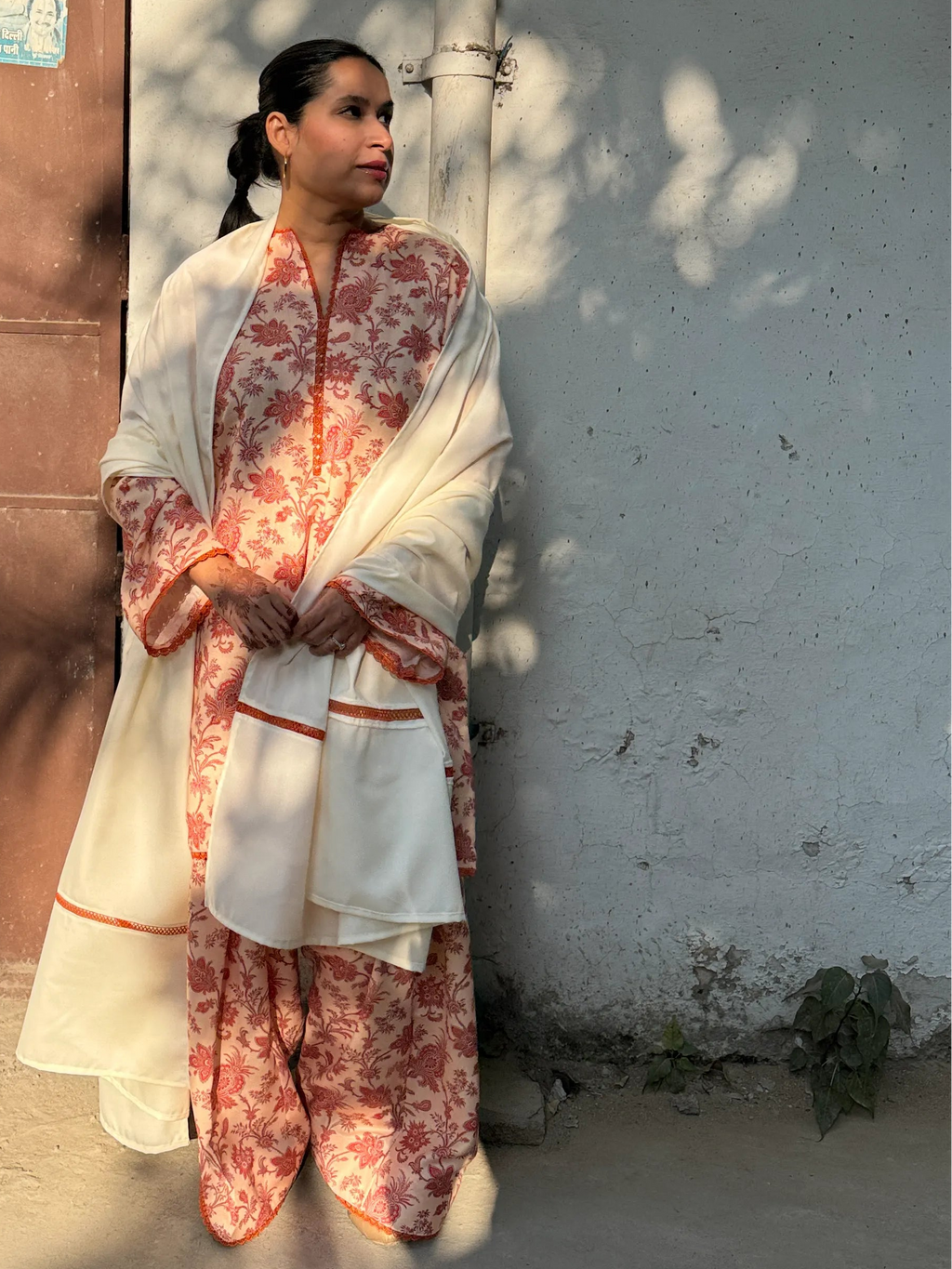 Peach Winter Bloom Pashmina Set showcasing 2.5m pashmina shawl from Pyoor