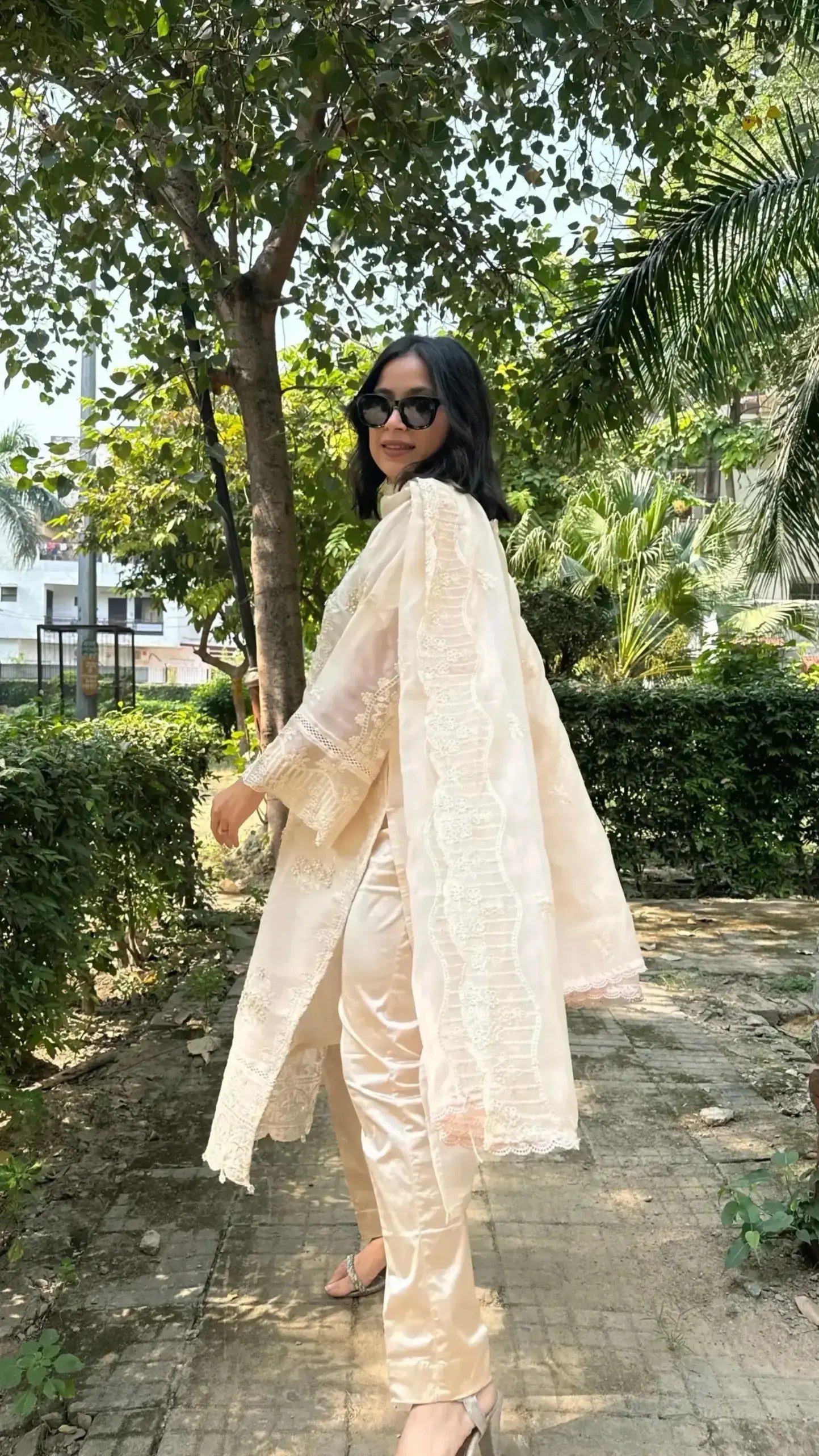 Embroidered cream Pyoor SEHER set in oversized fit with bell sleeves and dupatta