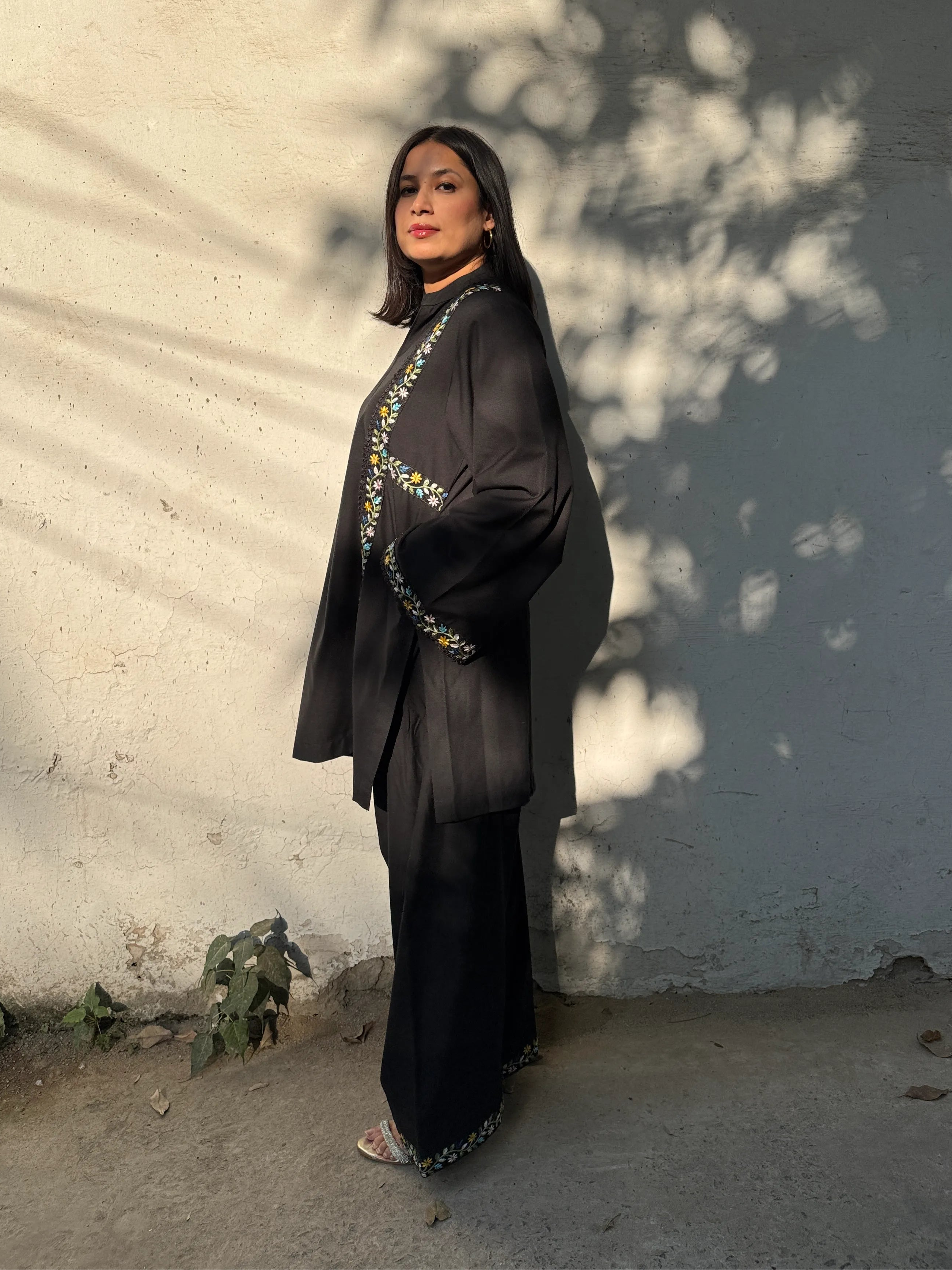 Pyoor Solids Black Pashmina Farshi Set with oversized kurta and loose farshi salwar