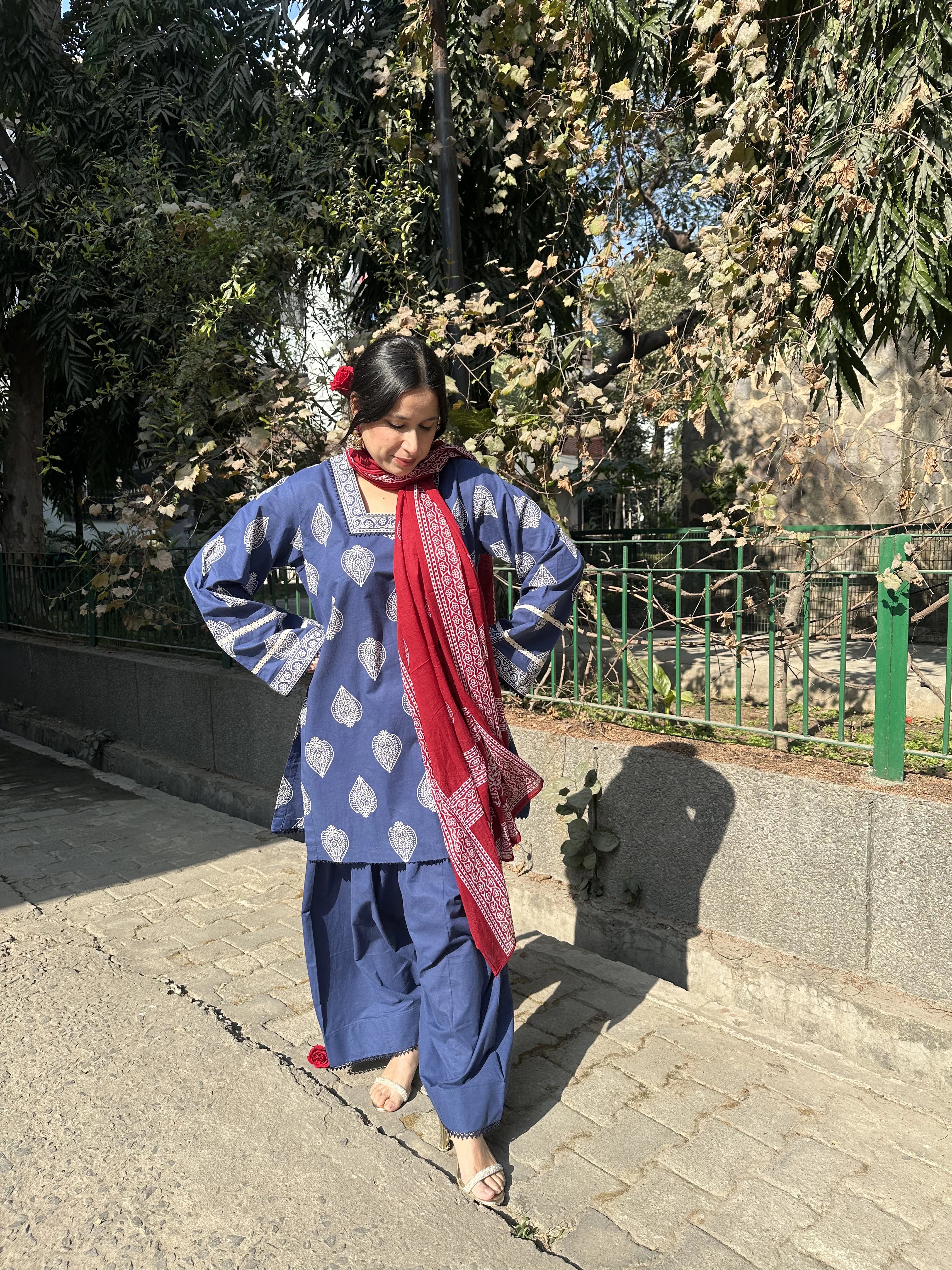 Yasmeen Block Blue Farshi with Red Dupatta breathable cotton wear Pyoor