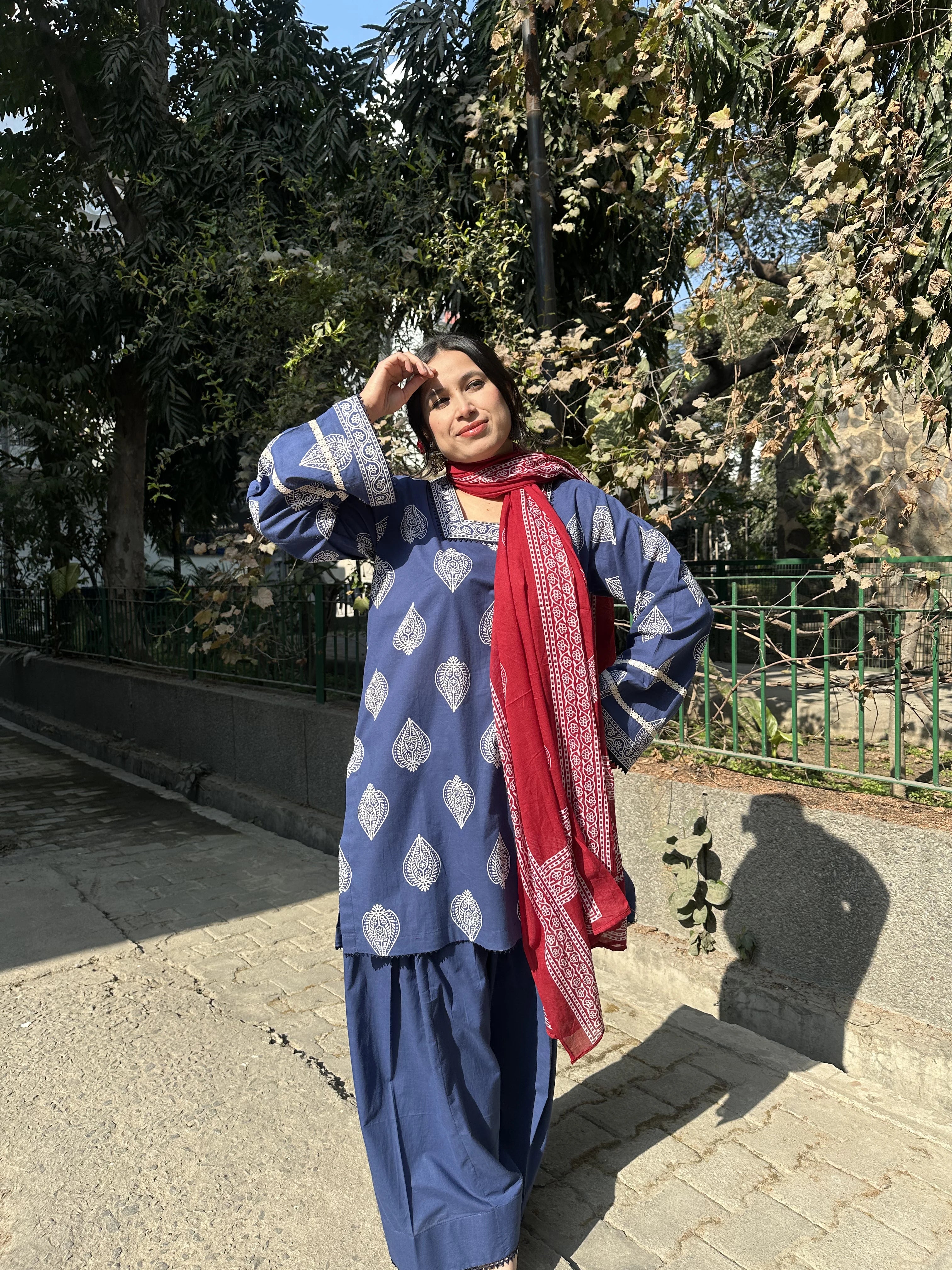 Yasmeen Block Blue Farshi with Red Dupatta handpicked cotton set Pyoor