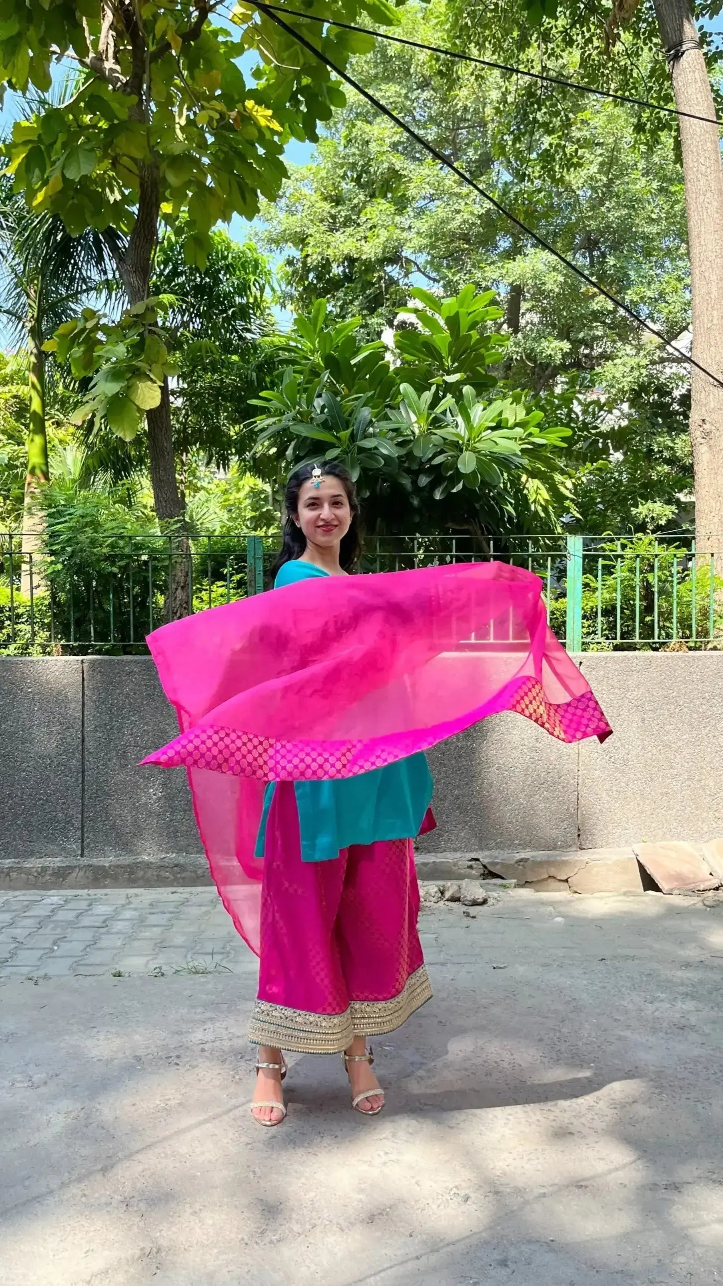 NOOR' Middle Eastern Fit Silk & Brocade set