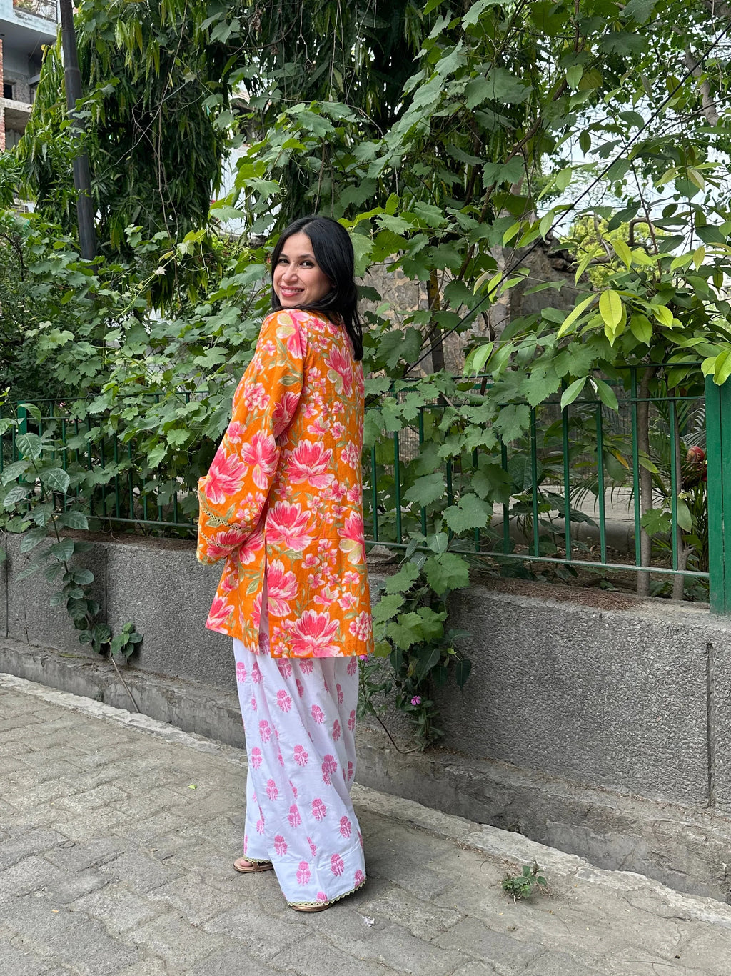 Zinnia Floral Farshi set by Pyoor featuring floral cotton kurta and pink embroidered motifs