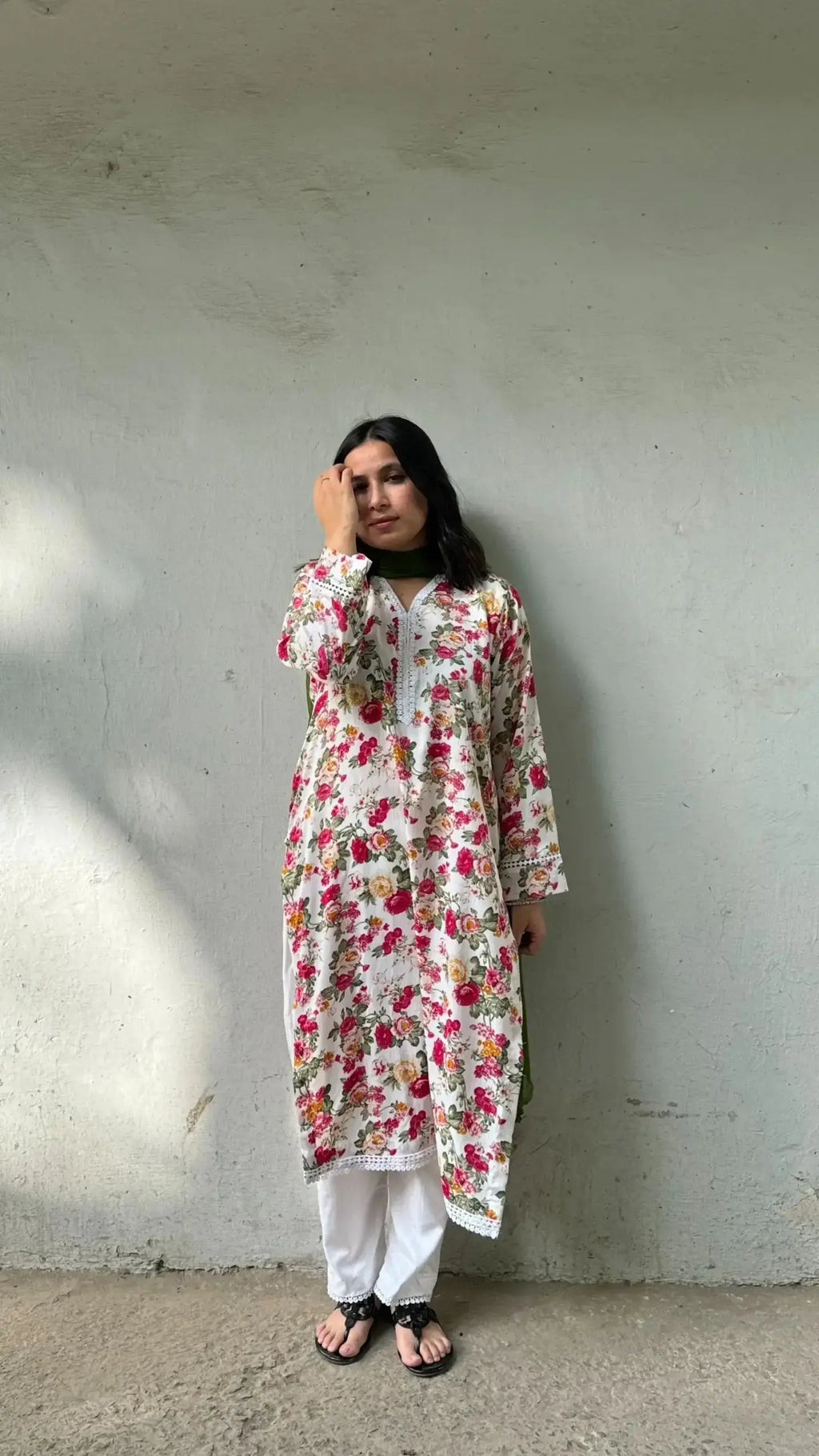 Kiyari Suit Set in Middle Eastern Fit