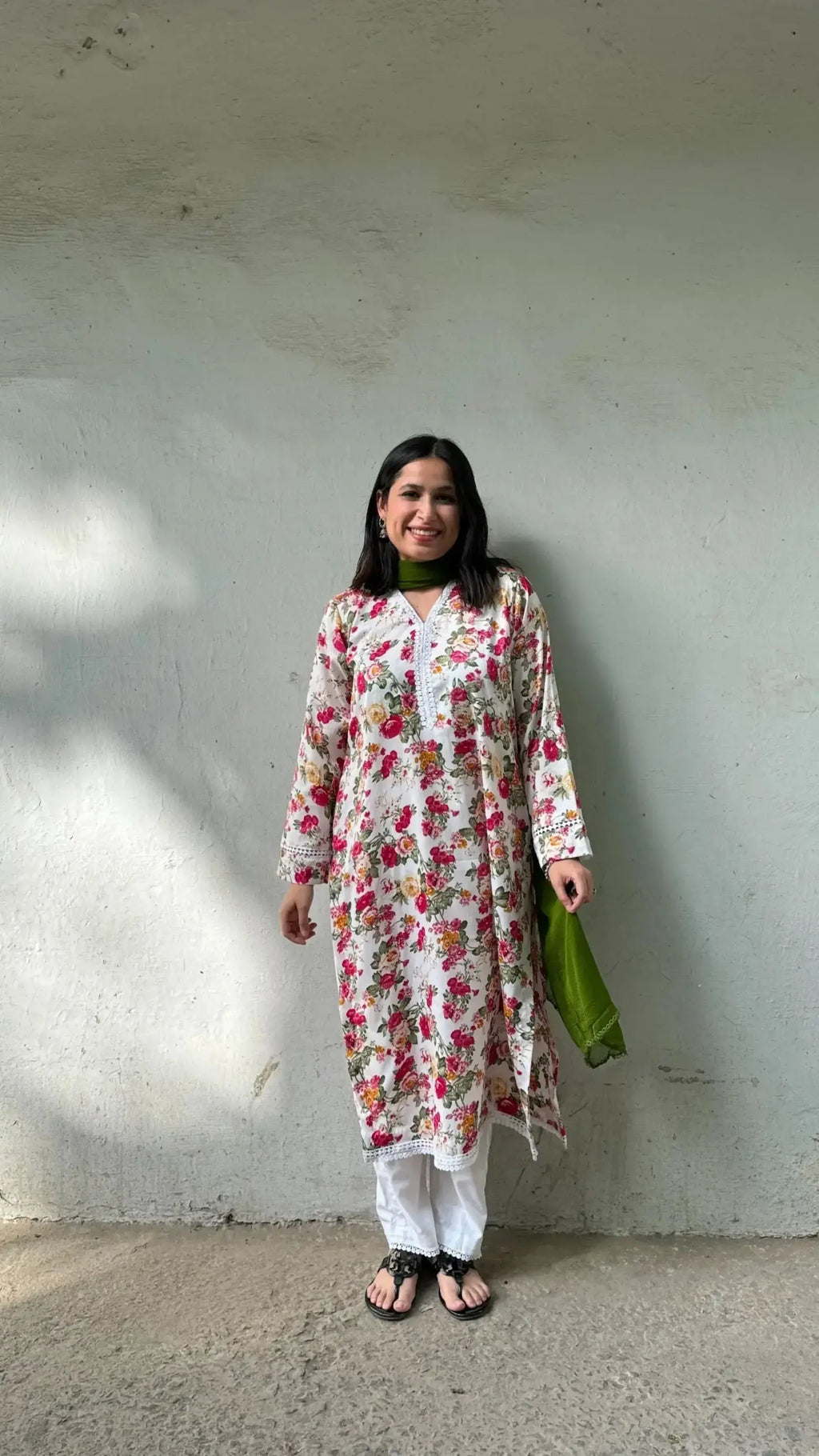 Kiyari Suit Set in Middle Eastern Fit